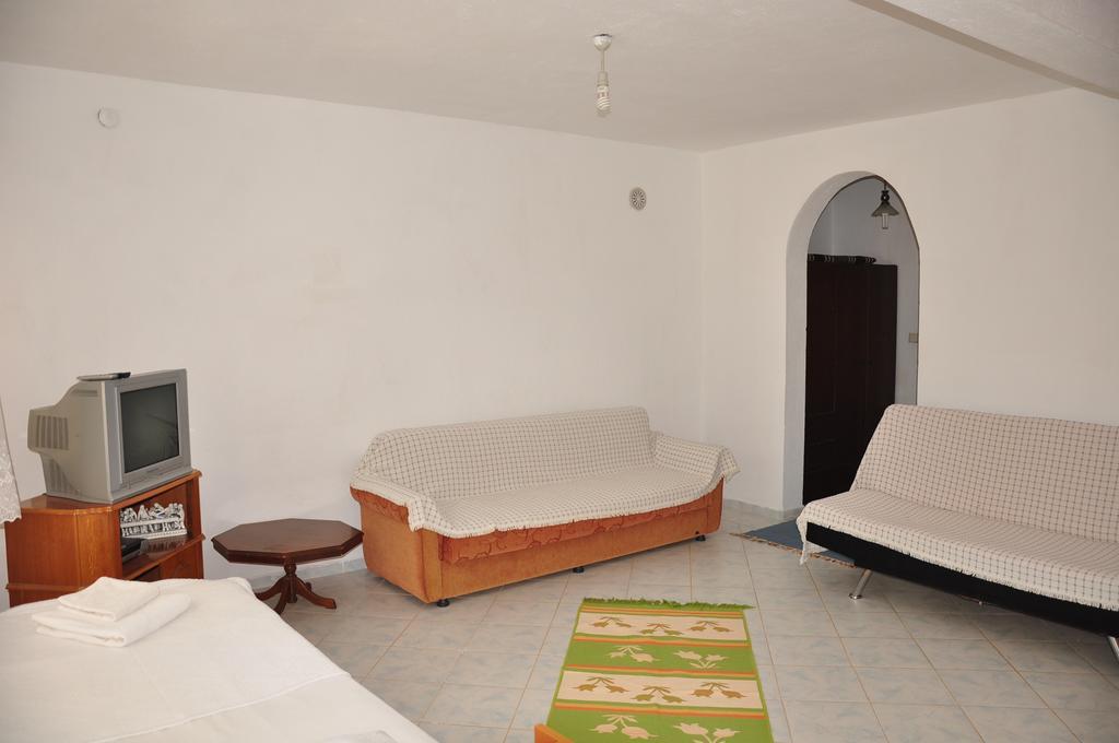 داتْشا Apartment Iskandil الغرفة الصورة